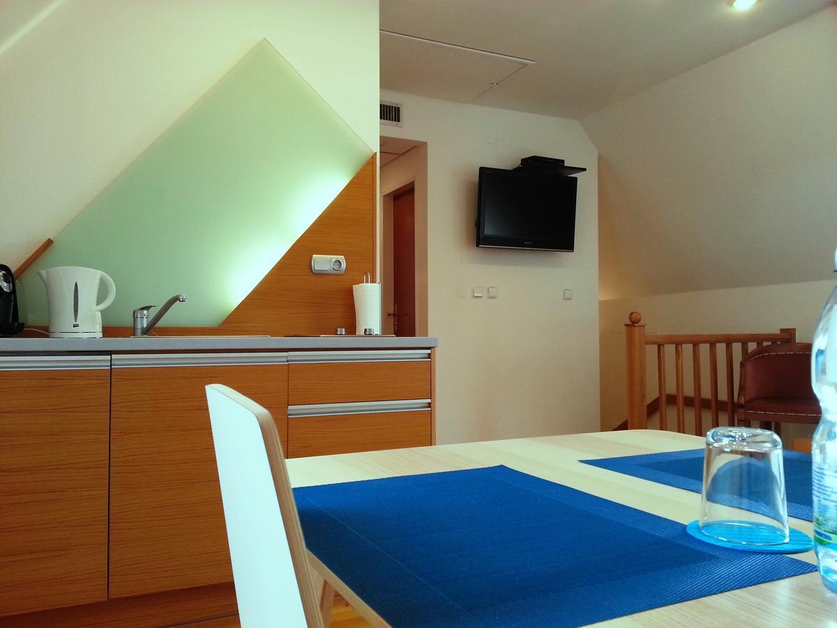 Retro Hotel Villa Ostrava Extérieur photo